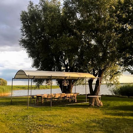 Peeneblick - Traumhaus In Exklusiver Direktlage Am Wasser Mit Eigenem Bootssteg Fuer 8 Personen Rankwitz Экстерьер фото